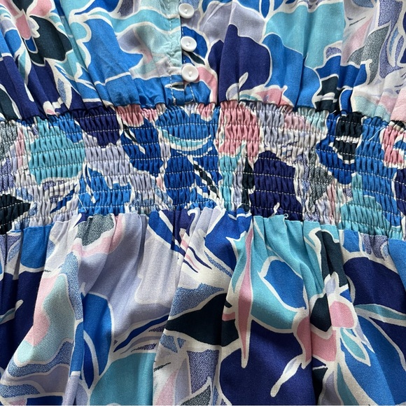 Able the Label blue floral v neck elastic waist loose and flowy size small - Picture 9 of 9